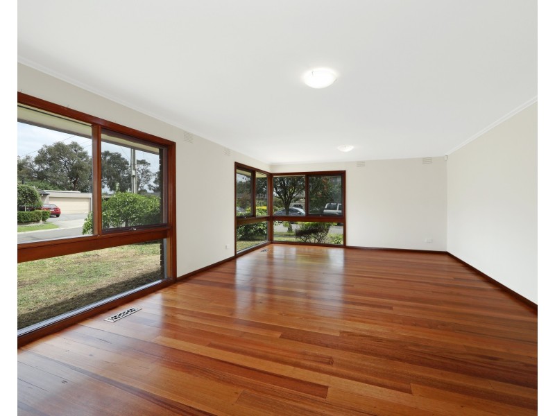 18 Thornley Close, Ferntree Gully VIC 3156