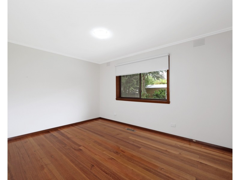 18 Thornley Close, Ferntree Gully VIC 3156