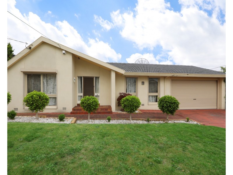 118 Outlook  Drive, Dandenong North VIC 3175