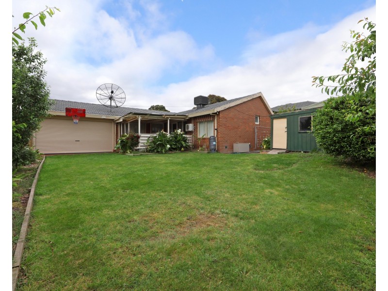 118 Outlook  Drive, Dandenong North VIC 3175