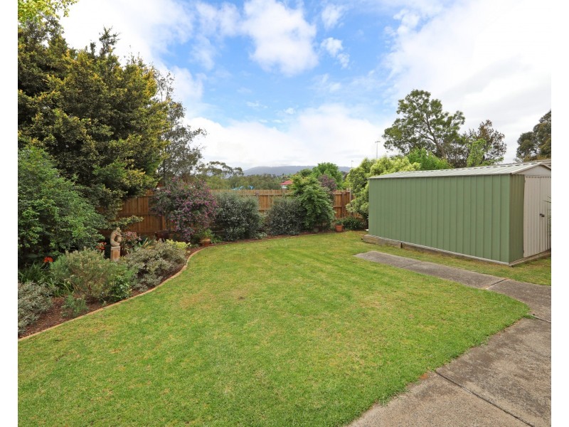 13 Crusoe Drive, Lysterfield VIC 3156