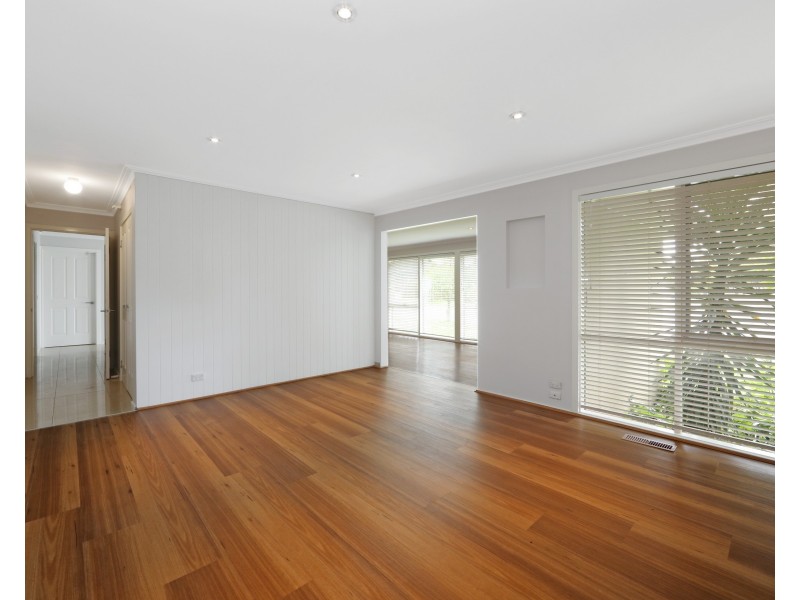 42 Tamboon Drive, Rowville VIC 3178