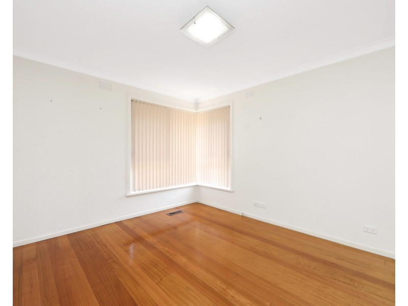 8 Vivienne Avenue, Boronia VIC 3155