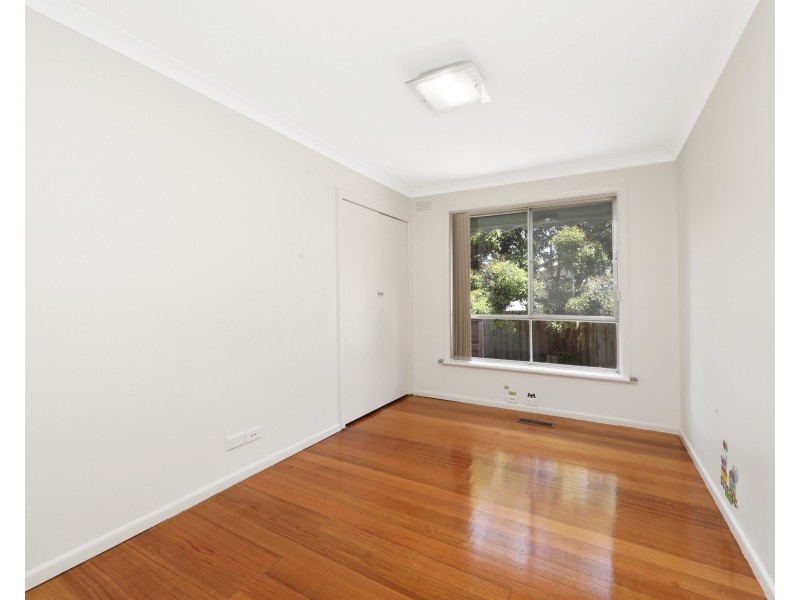 8 Vivienne Avenue, Boronia VIC 3155