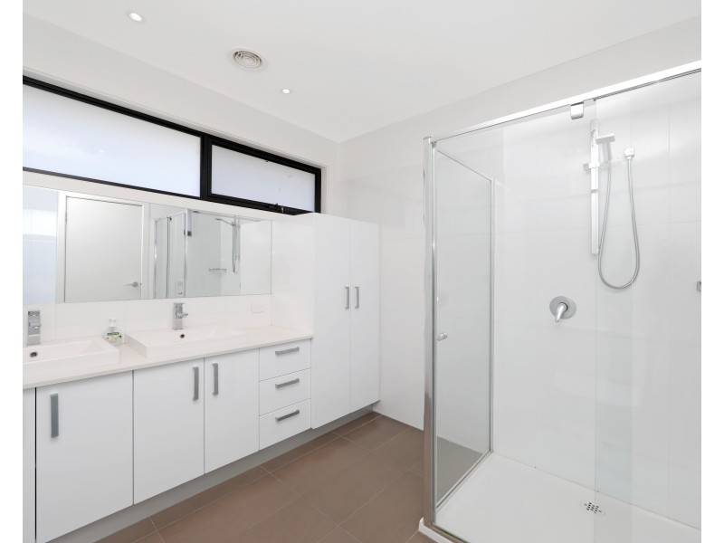 2/52 Avalon  Road, Rowville VIC 3178
