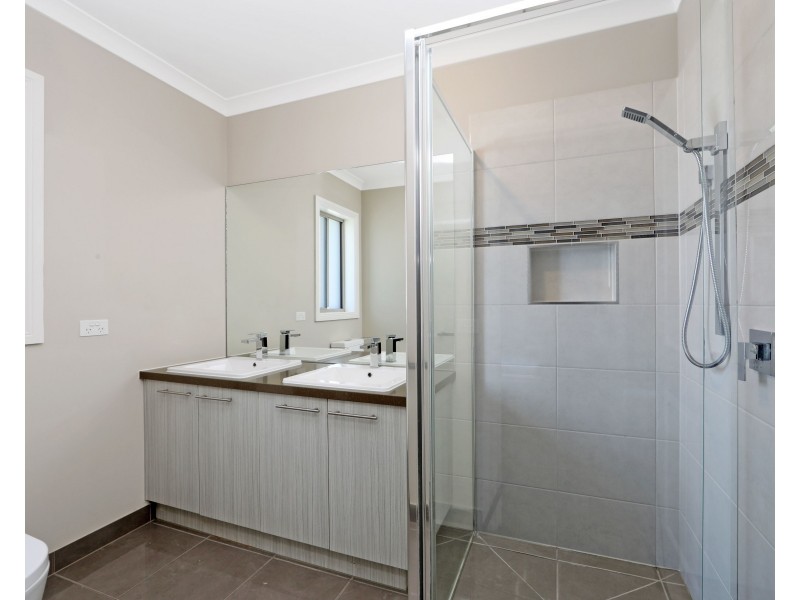 1 Fellowship Street, Clyde North VIC 3978