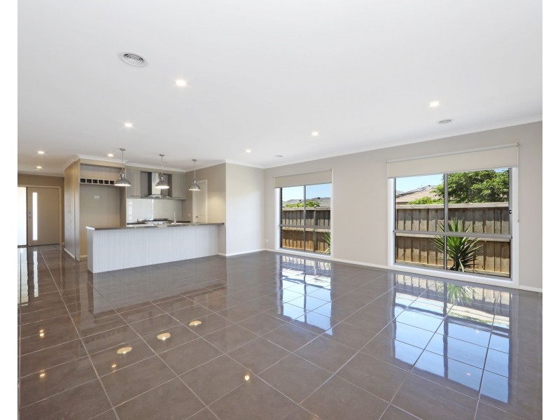 1 Fellowship Street, Clyde North VIC 3978