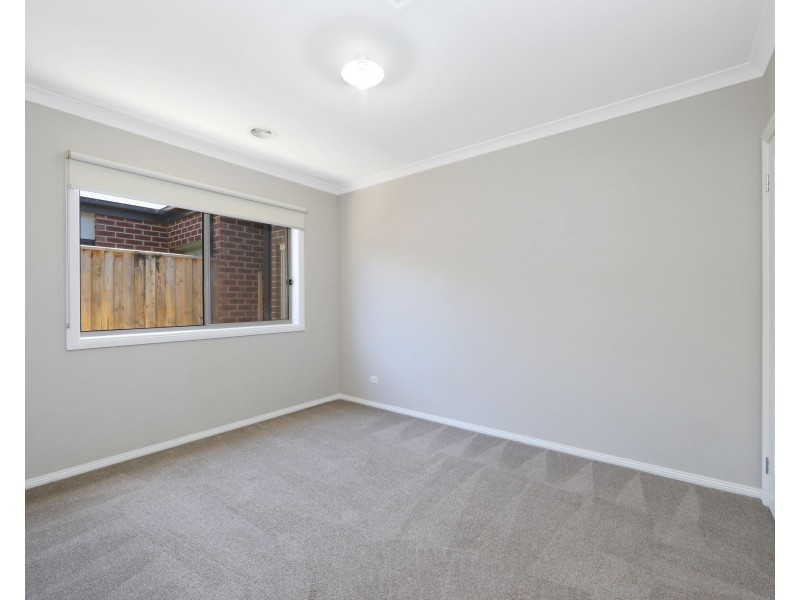 1 Fellowship Street, Clyde North VIC 3978