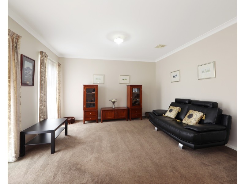 15 Riparian Way, Ferntree Gully VIC 3156