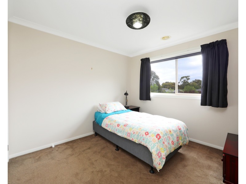 15 Riparian Way, Ferntree Gully VIC 3156