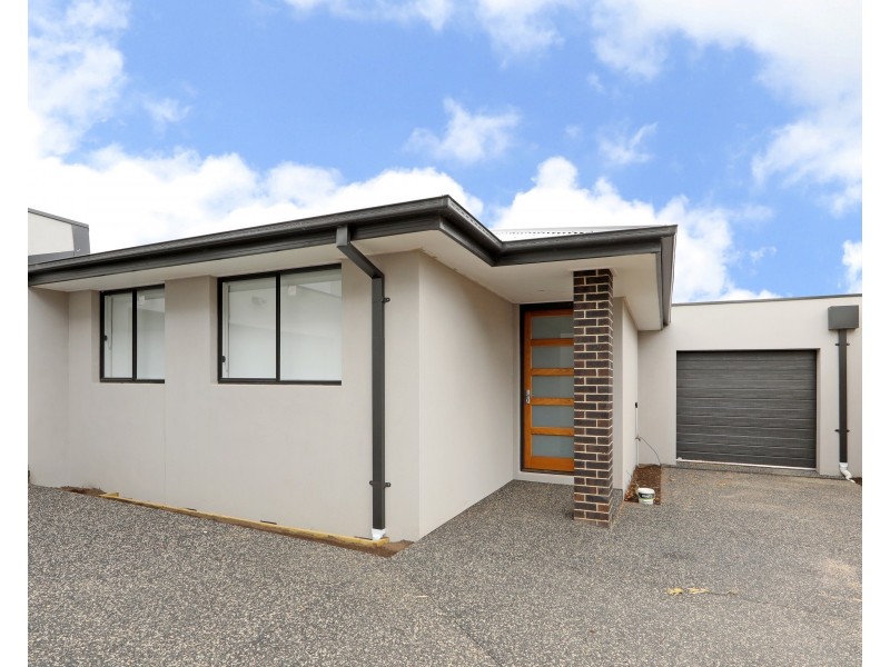 2/57 Kingloch  Parade, Wantirna VIC 3152