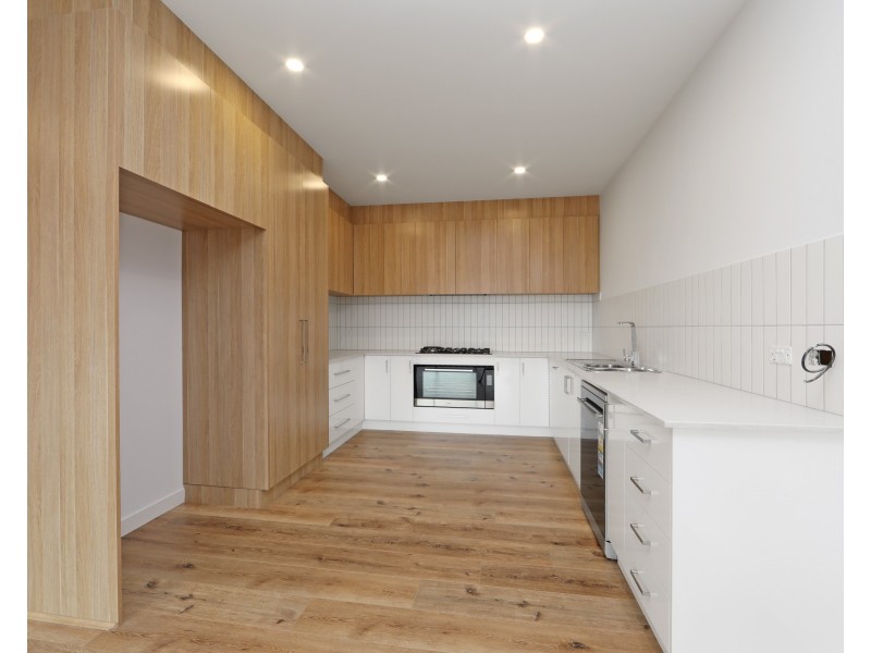 2/57 Kingloch  Parade, Wantirna VIC 3152