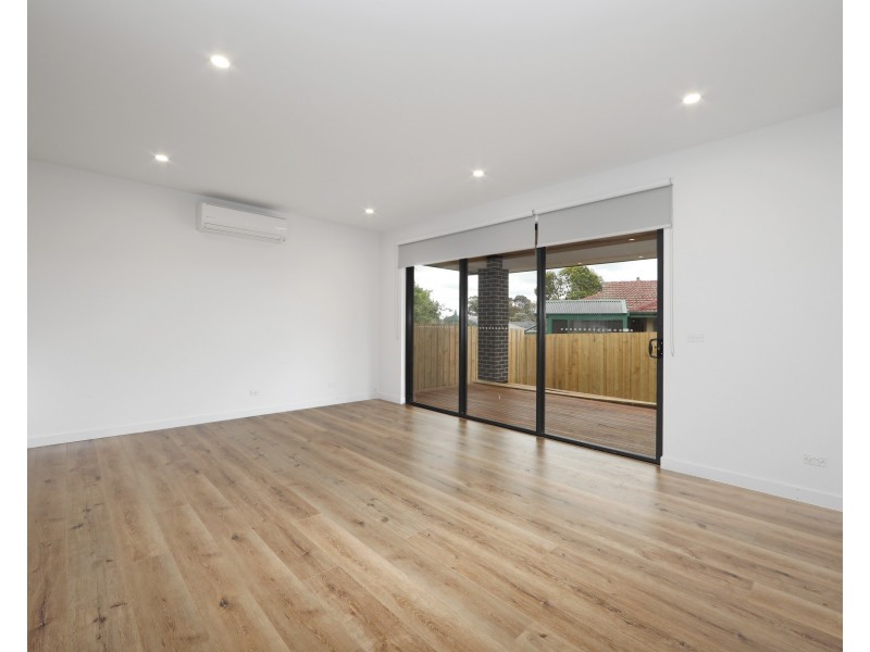 2/57 Kingloch  Parade, Wantirna VIC 3152