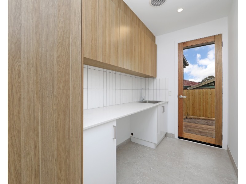 2/57 Kingloch  Parade, Wantirna VIC 3152