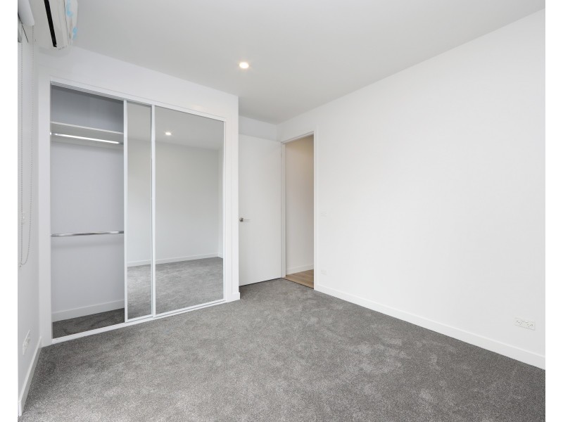 2/57 Kingloch  Parade, Wantirna VIC 3152