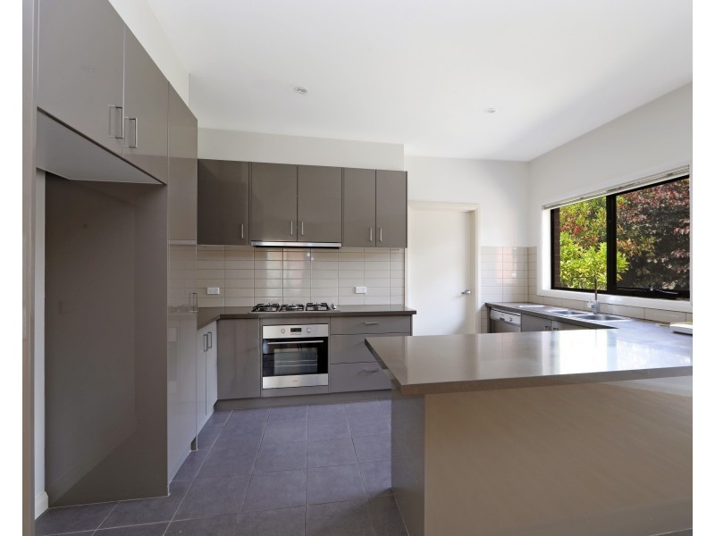 3 Lakeview Avenue, Rowville VIC 3178