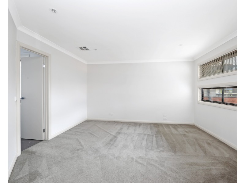 3 Lakeview Avenue, Rowville VIC 3178