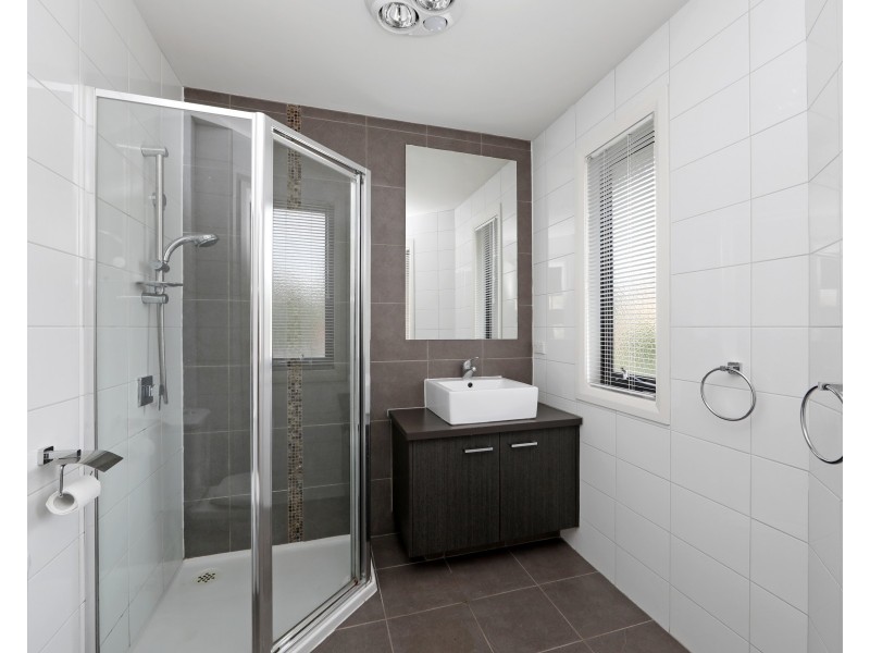 3 Lakeview Avenue, Rowville VIC 3178