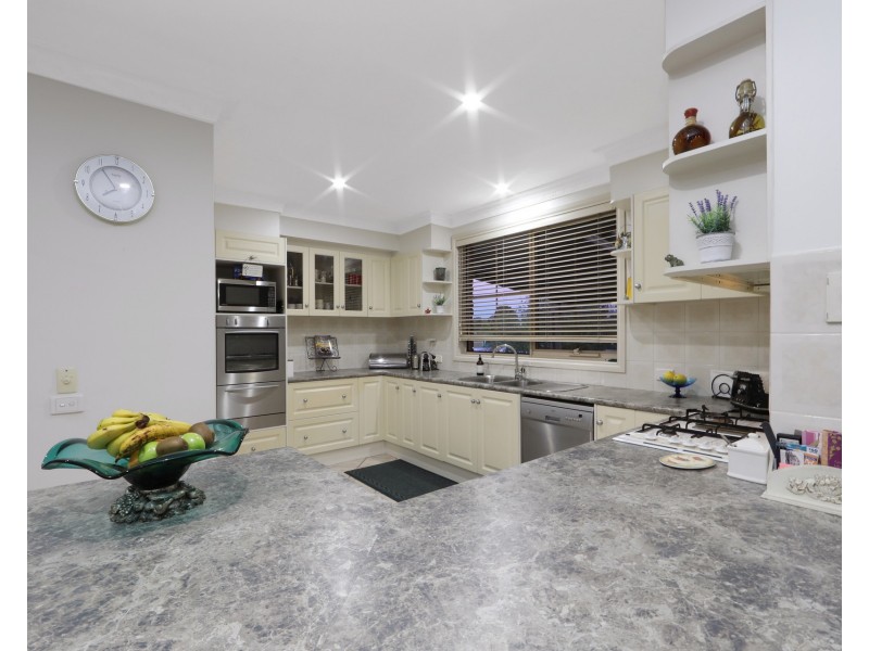 5 Finley Court, Endeavour Hills VIC 3802