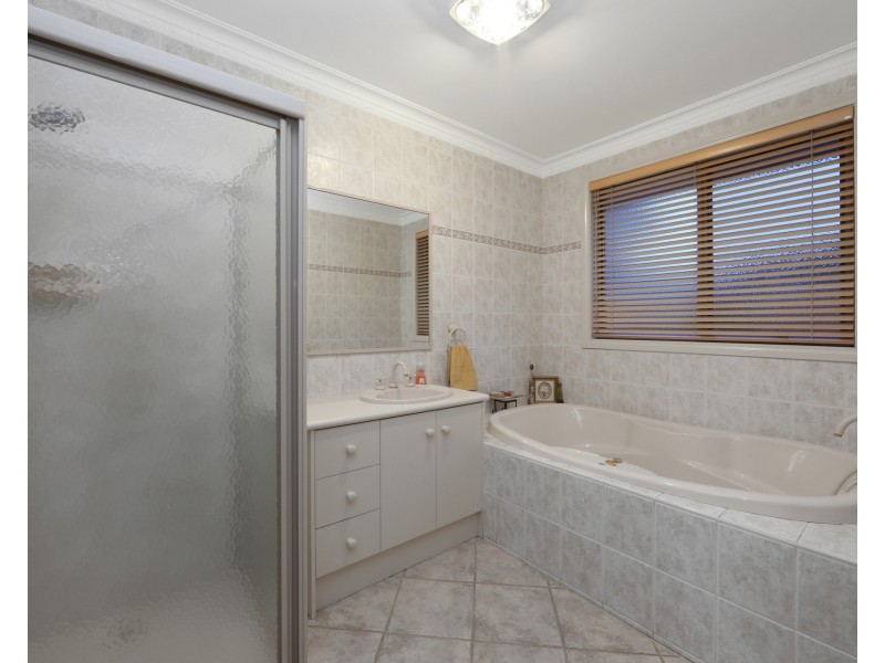 5 Finley Court, Endeavour Hills VIC 3802