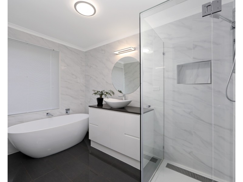 11 Affleck Way, Rowville VIC 3178