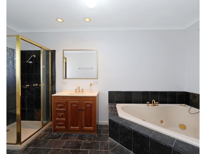 156 Taylors Lane, Rowville VIC 3178