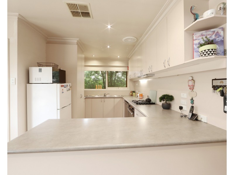 4 Netherby Avenue, Wheelers Hill VIC 3150