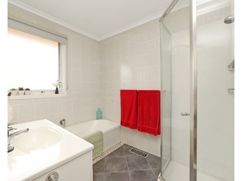 4 Netherby Avenue, Wheelers Hill VIC 3150