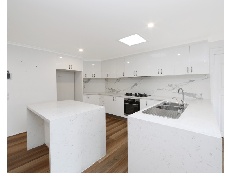 32 Delfin Court, Rowville VIC 3178