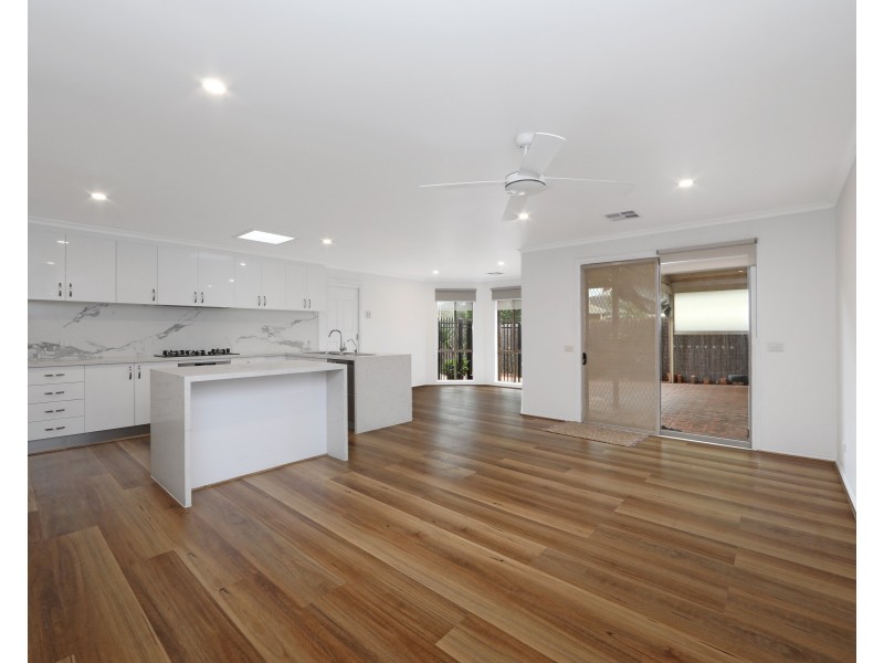 32 Delfin Court, Rowville VIC 3178