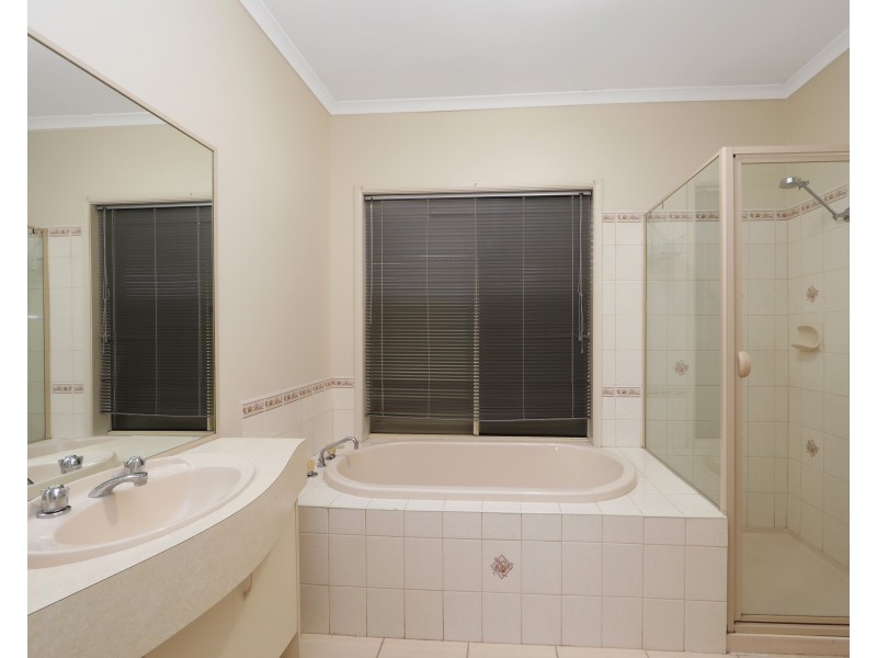 40 Ling Drive, Rowville VIC 3178