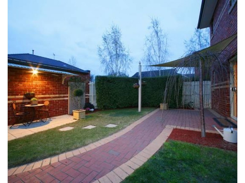 2/14 Yvette Drive, Rowville VIC 3178