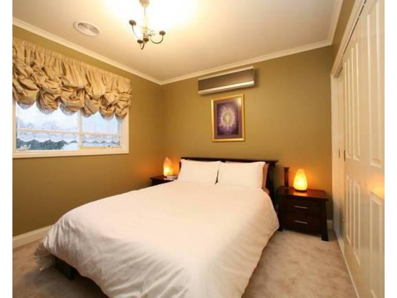 2/14 Yvette Drive, Rowville VIC 3178