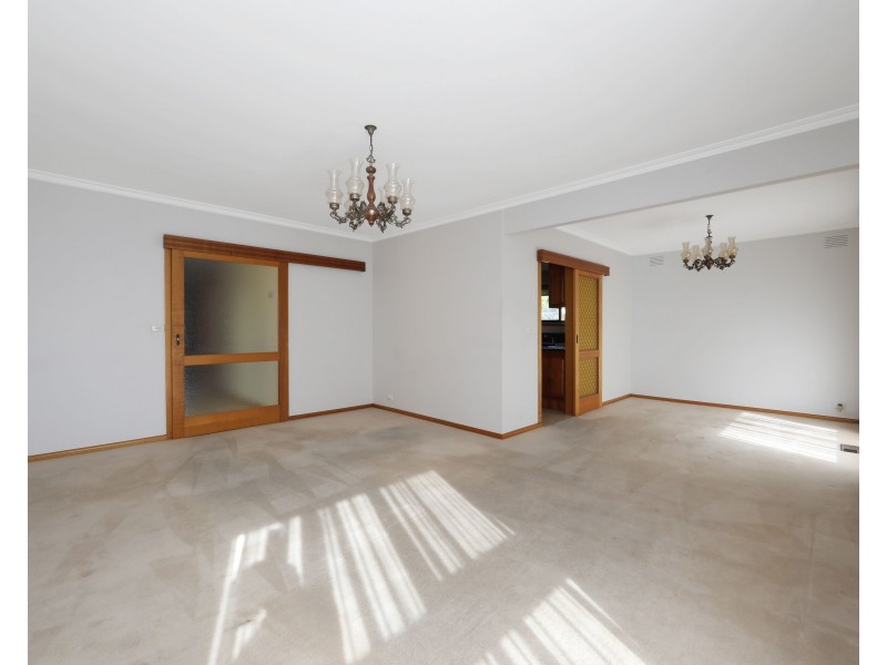 7 Scenic  Court, Dandenong North VIC 3175