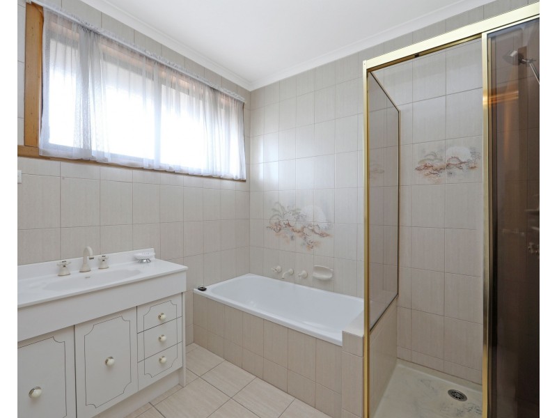 7 Scenic  Court, Dandenong North VIC 3175