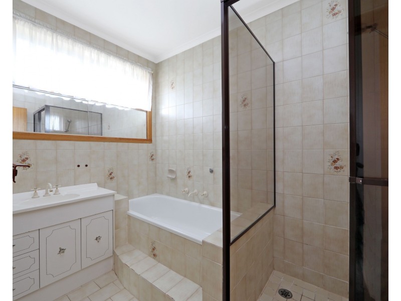 7 Scenic  Court, Dandenong North VIC 3175