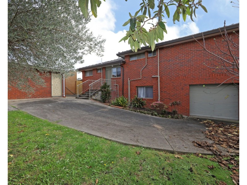 7 Scenic  Court, Dandenong North VIC 3175