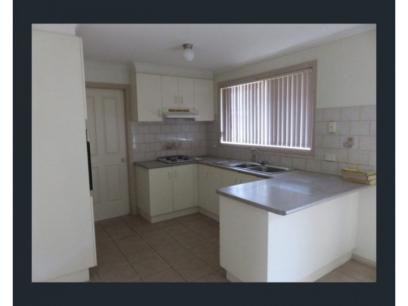 2/11 Stamford Crescent, Rowville VIC 3178