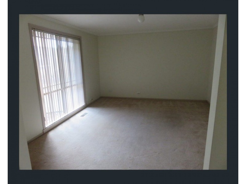 2/11 Stamford Crescent, Rowville VIC 3178