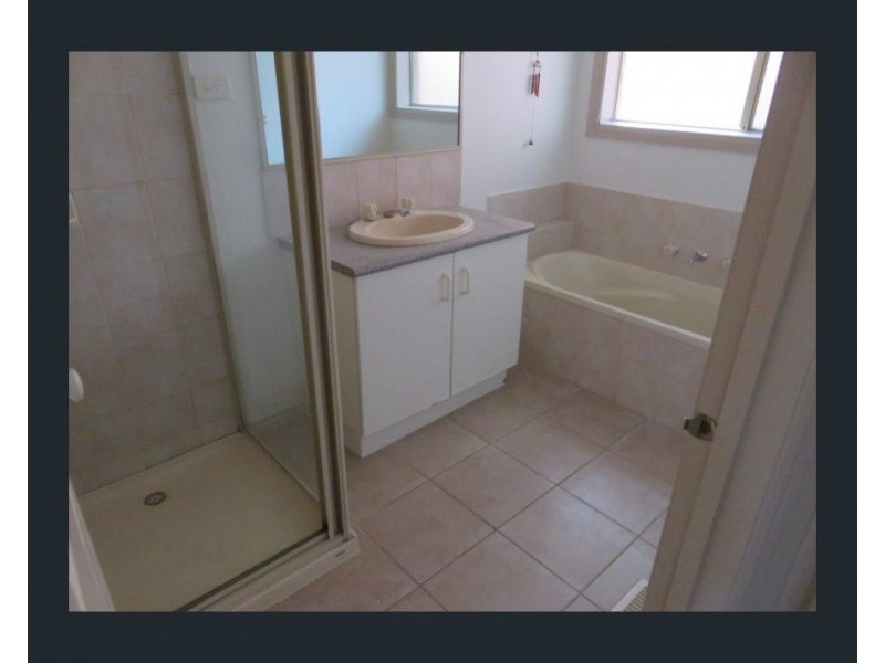 2/11 Stamford Crescent, Rowville VIC 3178