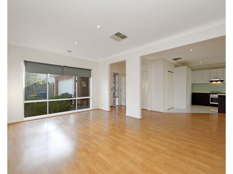 2/28 Burchall Crescent, Rowville VIC 3178