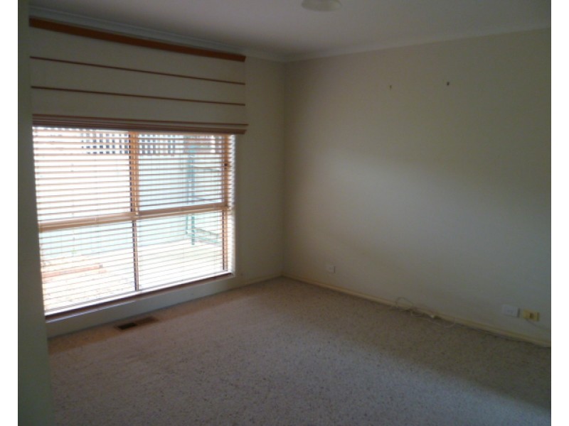 2/152 Dandelion Drive, Rowville VIC 3178