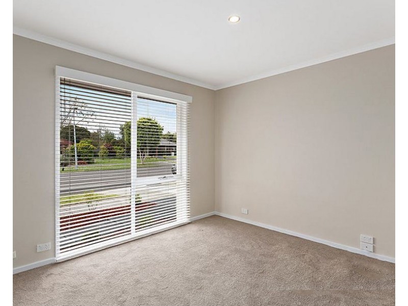 1 Spruce Drive, Rowville VIC 3178