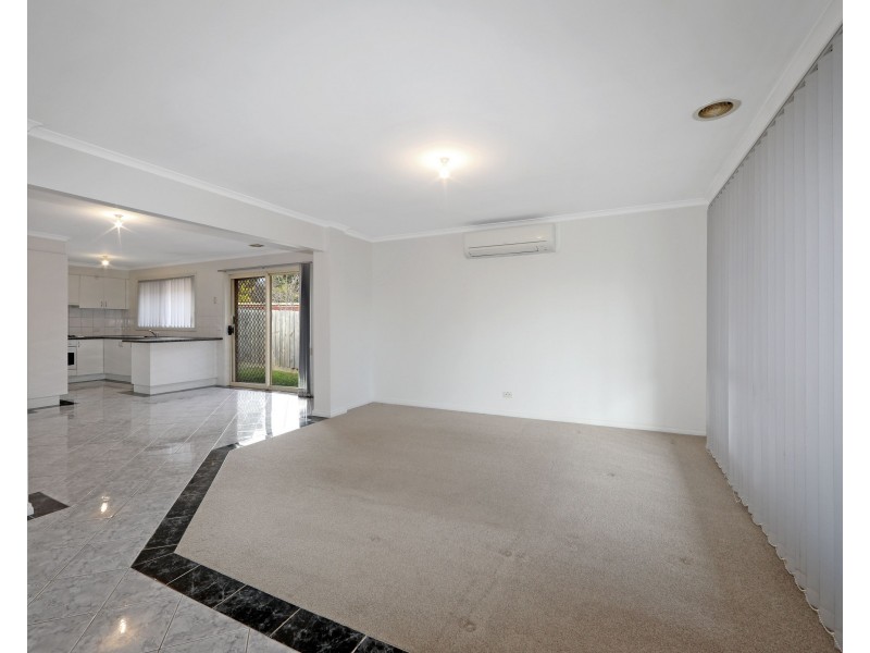 10 Lakeside Boulevard, Rowville VIC 3178