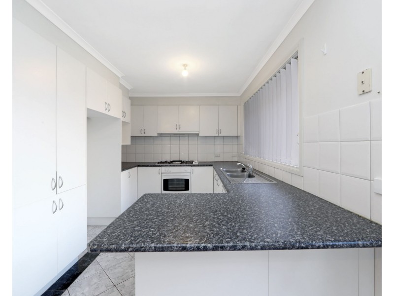 10 Lakeside Boulevard, Rowville VIC 3178