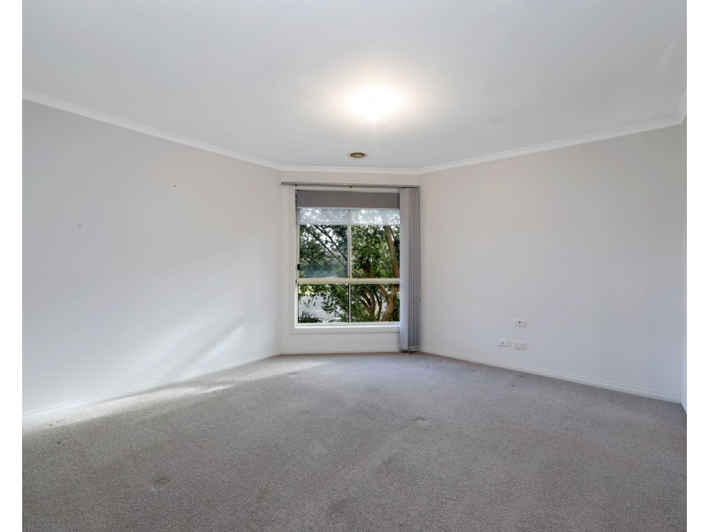 10 Lakeside Boulevard, Rowville VIC 3178