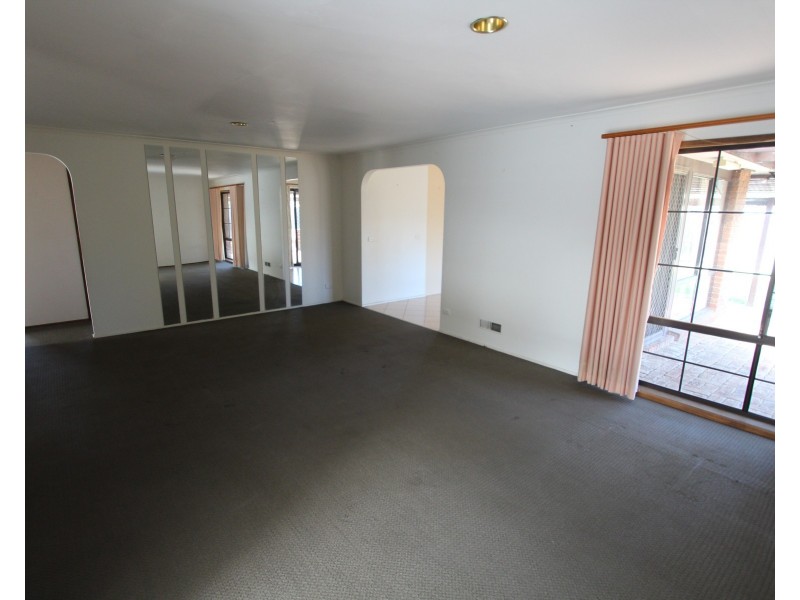 61 Balladonia Road, Rowville VIC 3178