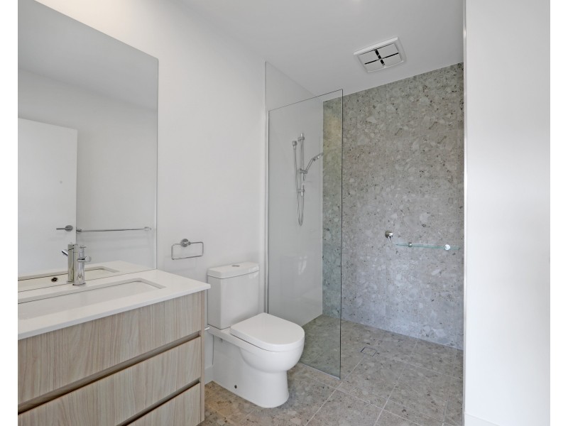 2 Egret Walk, Rowville VIC 3178