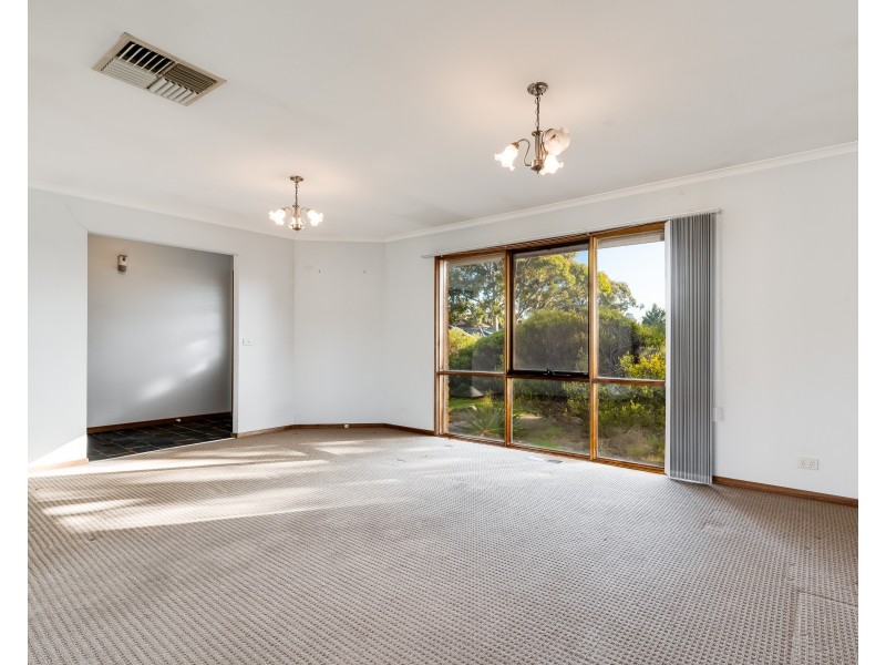 1 Leah Court, Rowville VIC 3178