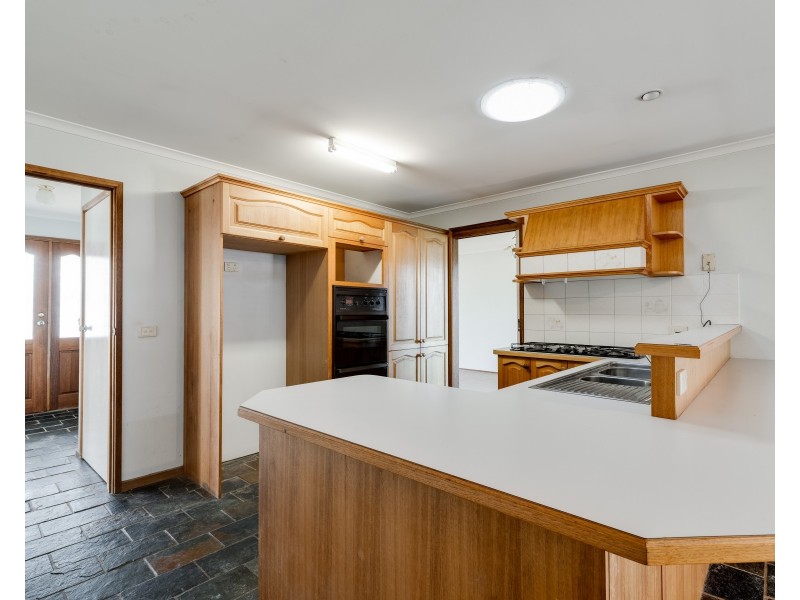 1 Leah Court, Rowville VIC 3178